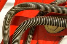 Tubes et rouge