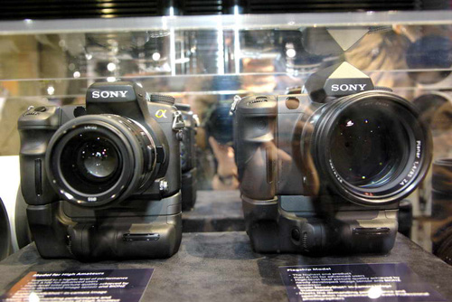 Two new Sony cameras at PMA 2007 (Sony Alpha 700 and Sony Alpha 900)