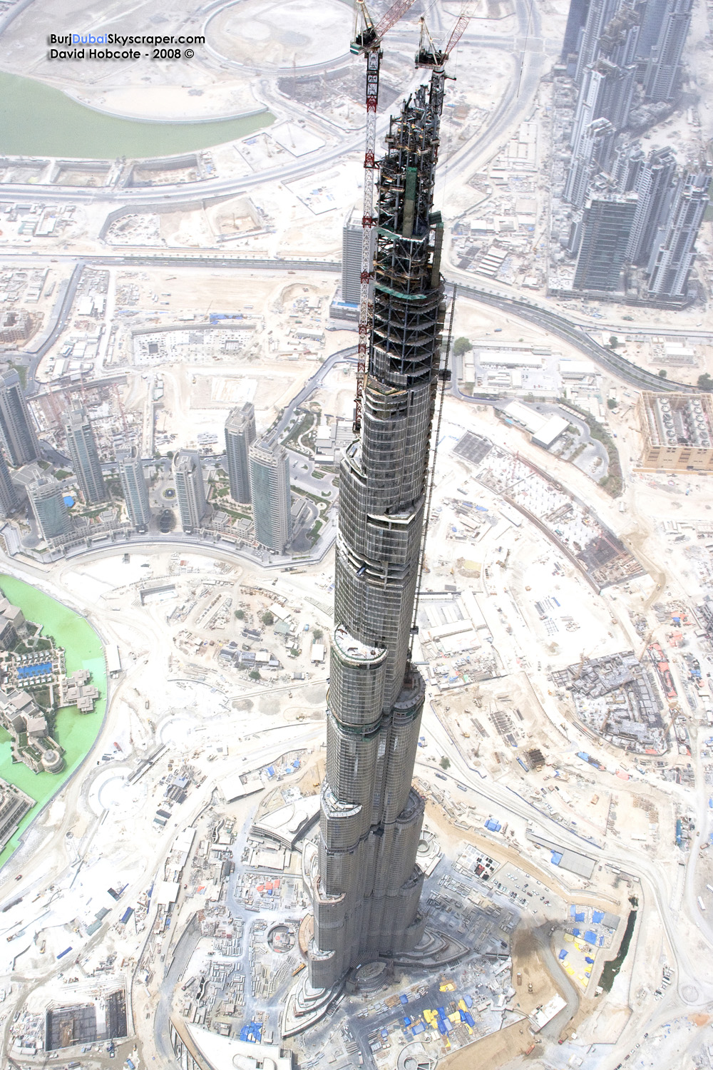 Burj Dubai = gigantesque