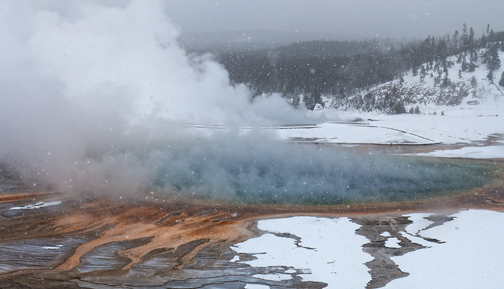 Geysers et sources chaudes en hiver – Yellowstone